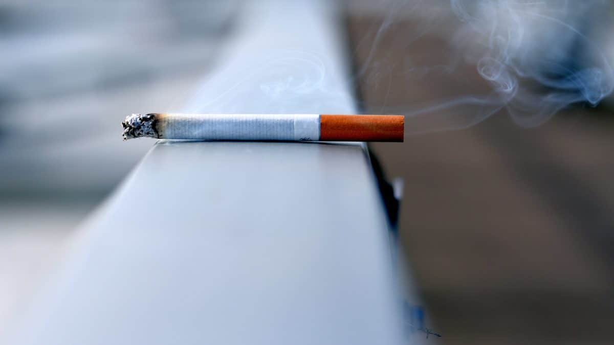 Jak bardzo palenie papierosów zwiększa ryzyko powikłań przy COVID-19?